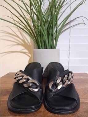 Vic Matie designer metal chain & leather block heel sandal 39 (8.5) black